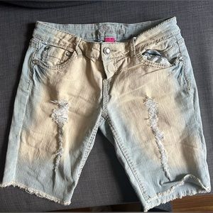 Almost Famous Short Skinny Jeans, In Excellent Condition, Size 9
